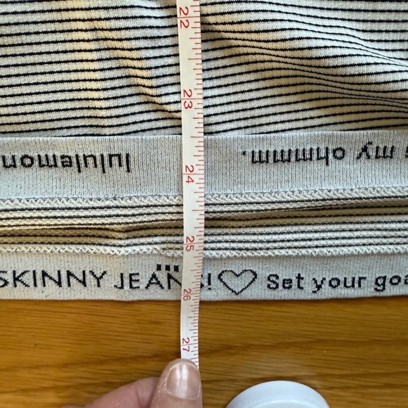 Lululemon Run Swiftly Tech Long Sleeve Crew Stripe Black White - 12 - Picture 13 of 14